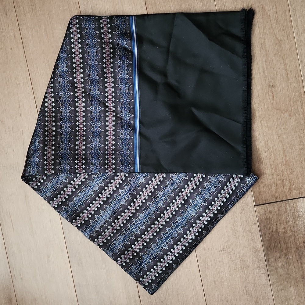 🇨🇦***2/35$***Vintage / Silk and Wool Scarf / Made in Canada